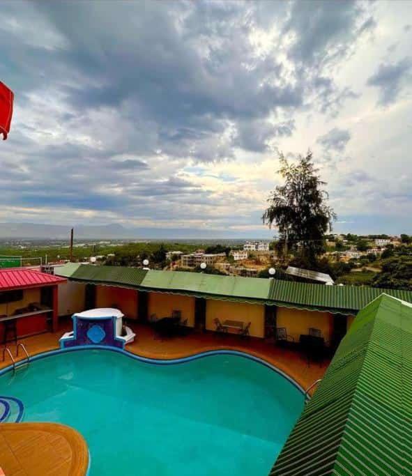 Vivy Hill'S Hotel بورت أو برنس المظهر الخارجي الصورة